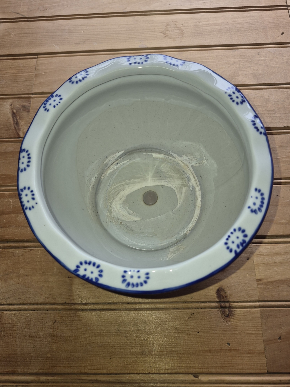 Elegant Blue and White Chinese Style Porcelain Ceramic Pot - Picture 7 of 12